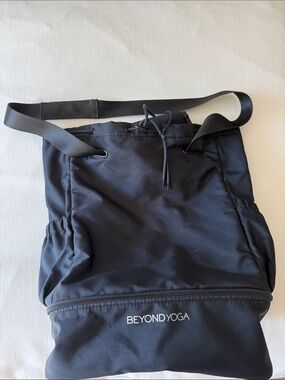 Beyond Yoga Black Drawstring Gym Bag with Shoulder Strap or Backpack